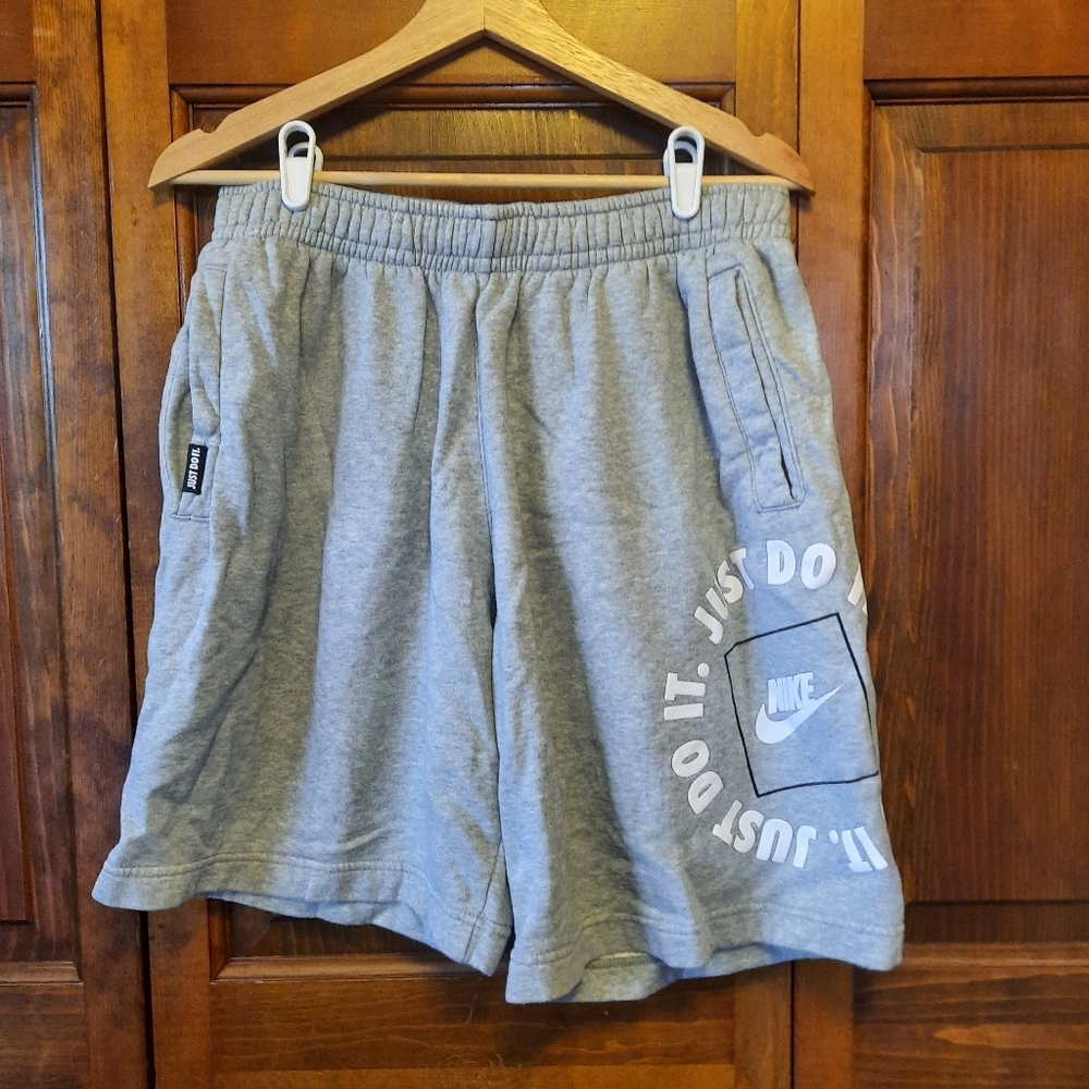 Nike Cotton Blend Gray Club Sweat Athletic Gym Shorts Pockets Size Medium